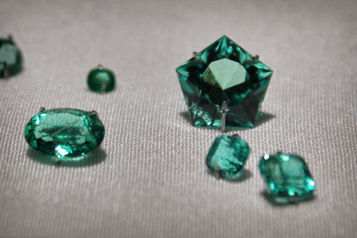 Изумруд камень Эмеральд