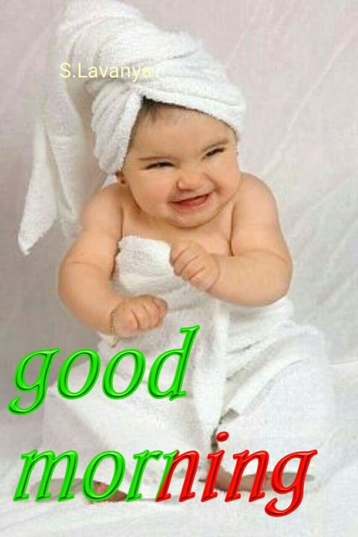 Шкодный малыш в кепке