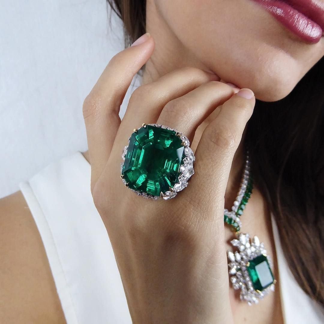 Дэвид Вебб украшения с бриллиантами и изумрудами