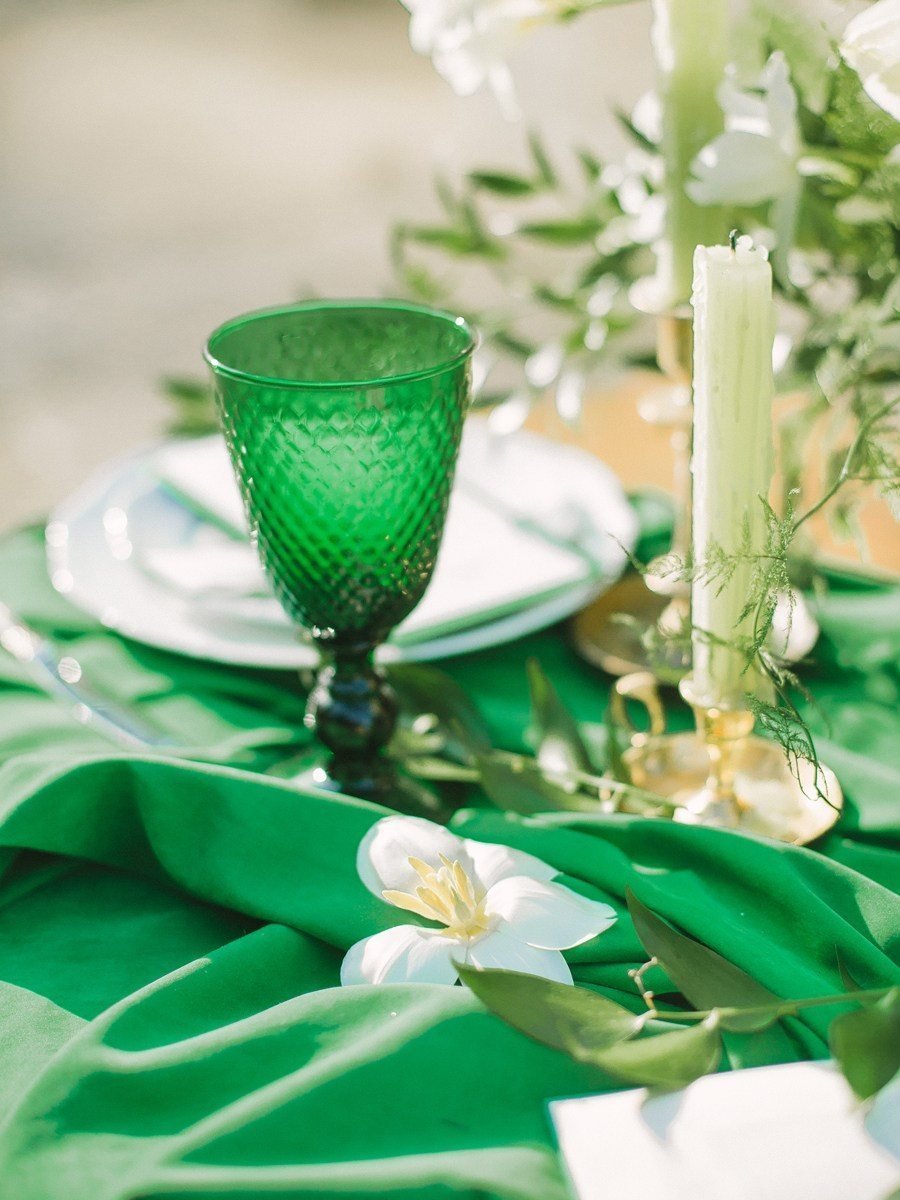 Свадебный декор в изумрудном цвете