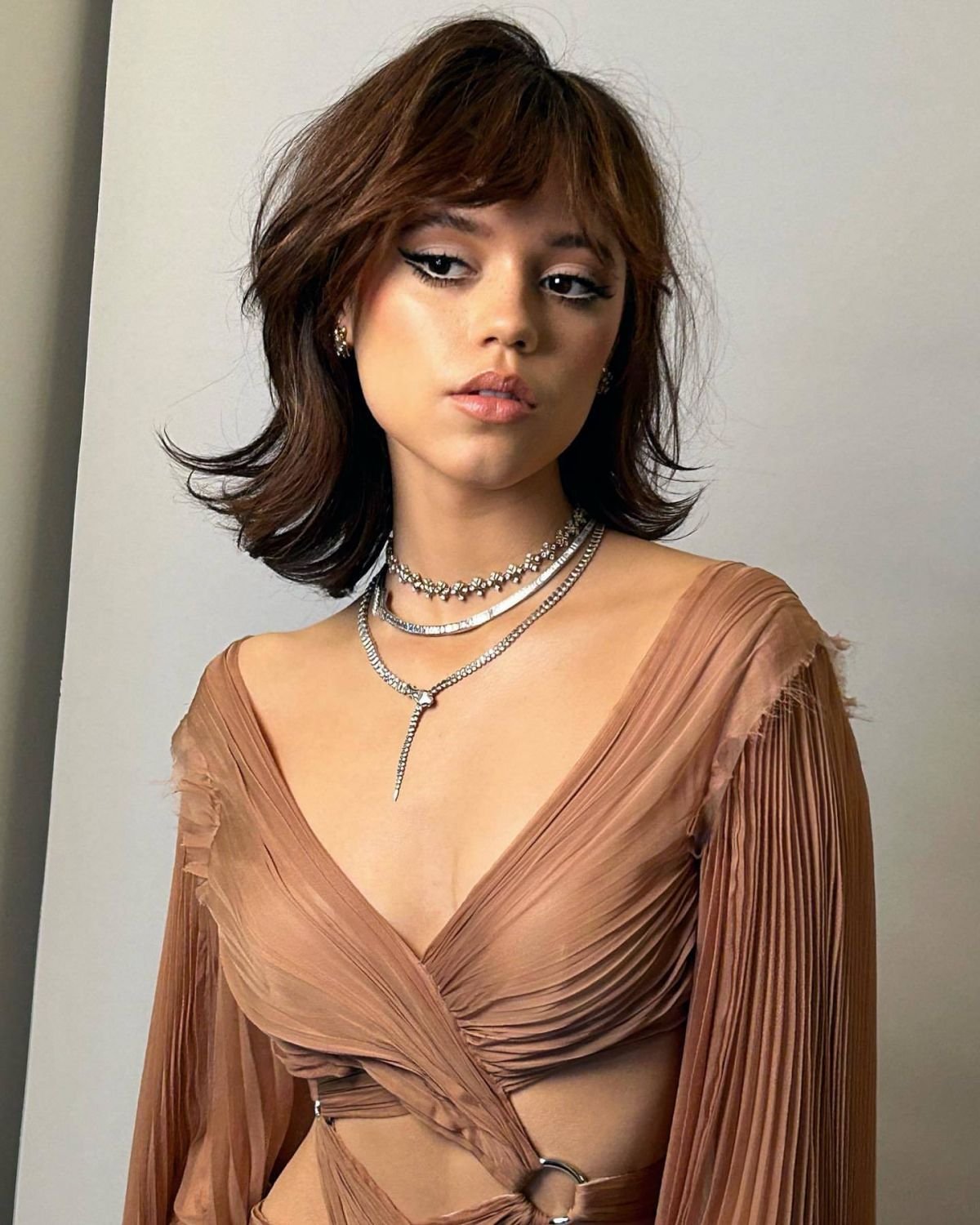 Дженна Ортега в шортах