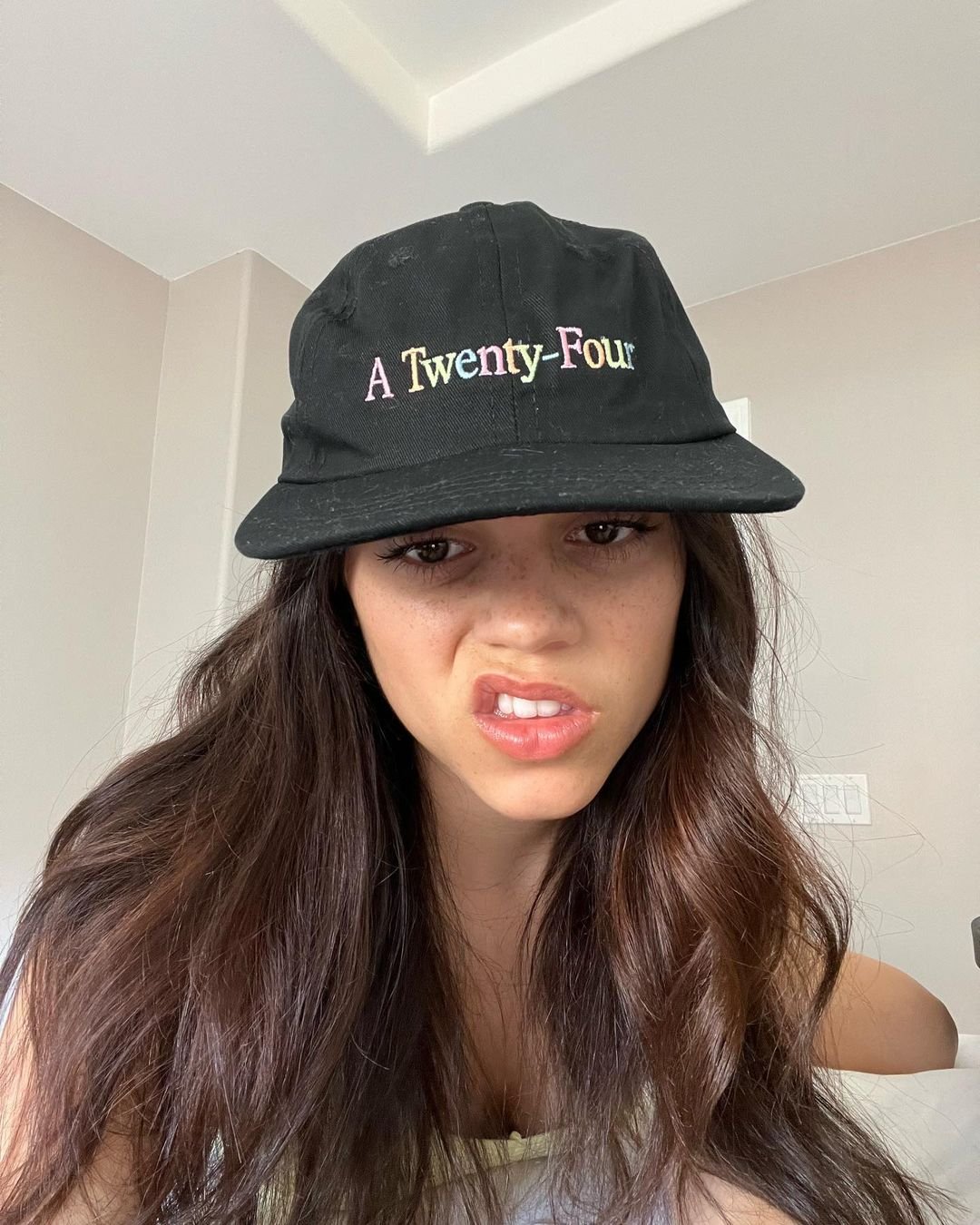 Дженна Ортега крик