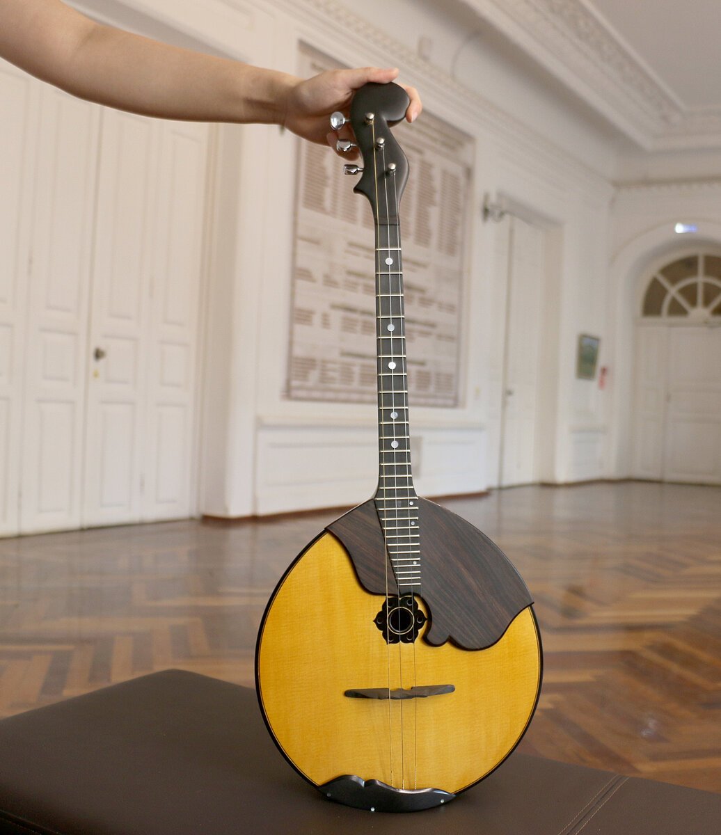 Домра Альт четырехструнная