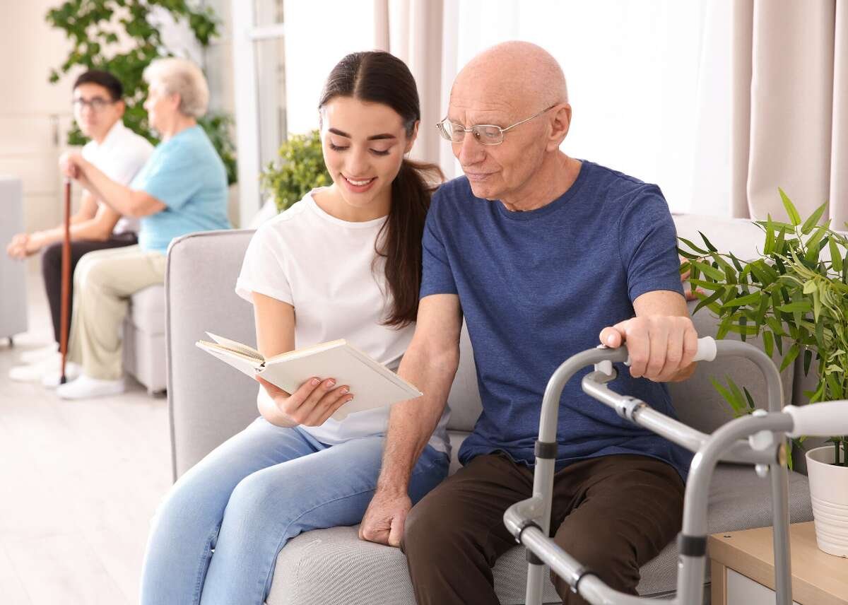 Социальный работник