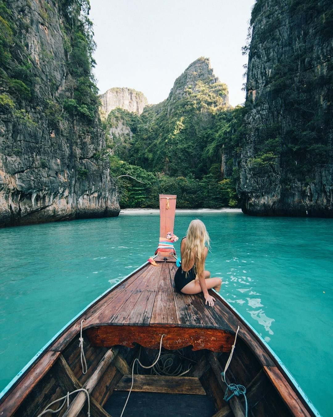 Море красивые места и девушка