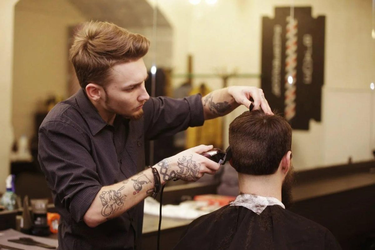 Парикмахерская мужская стрижка