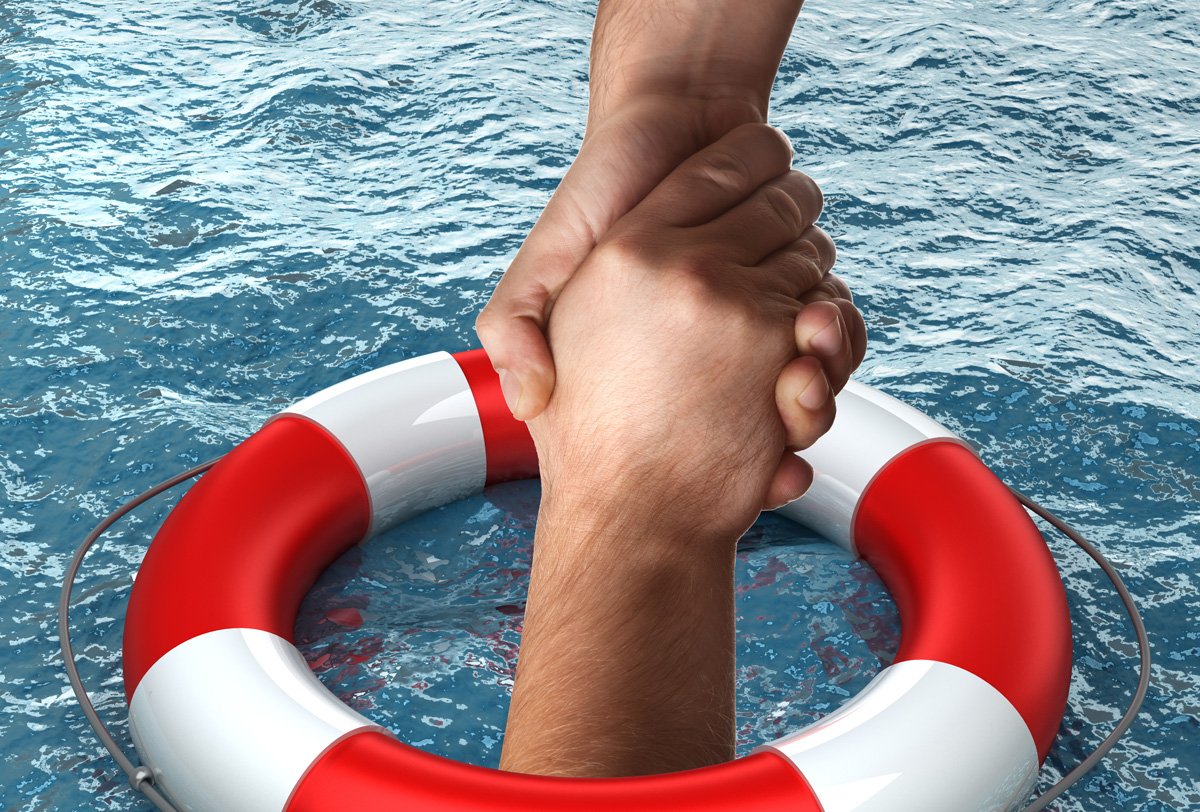 Спасательный круг на воде