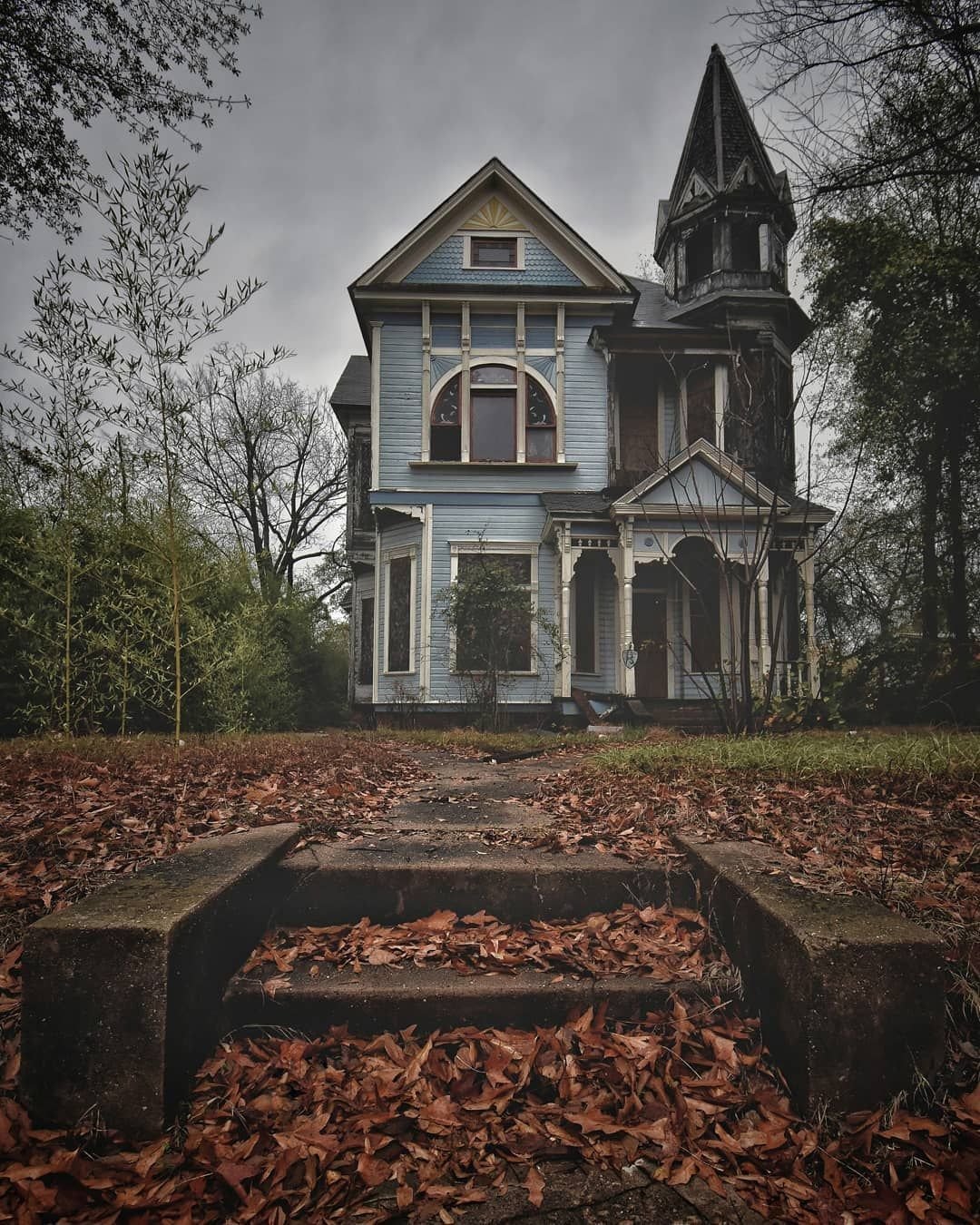 Викторианский особняк с привидениями