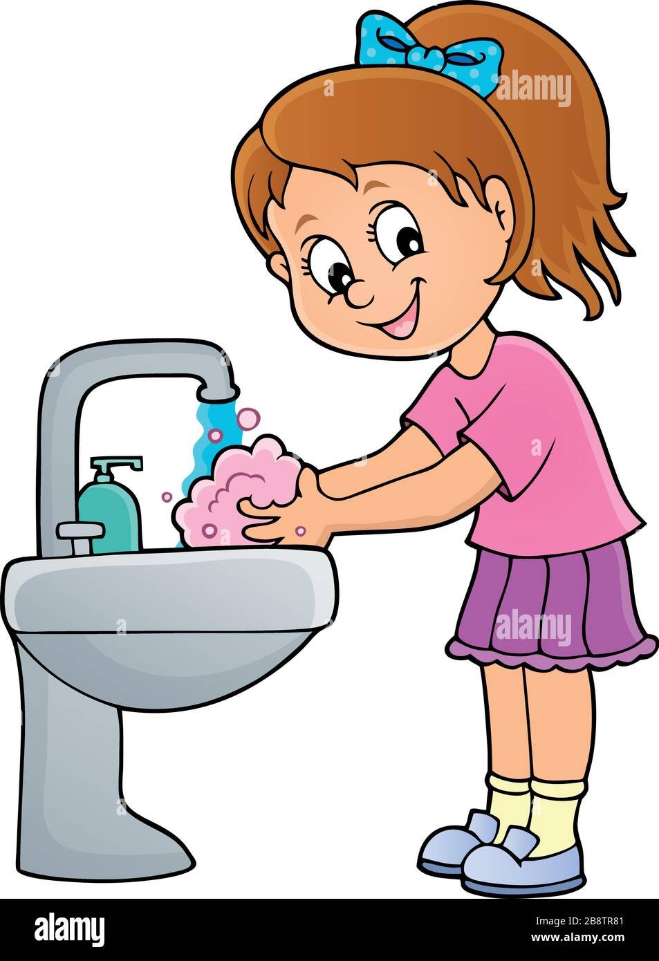 Девочка моет руки мылом