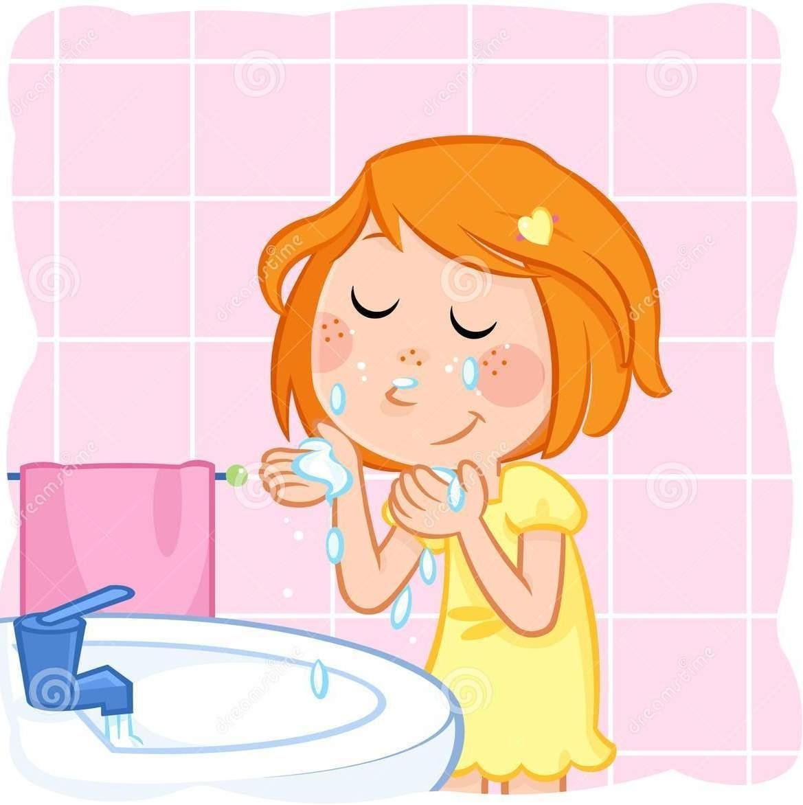 Девочка умывается