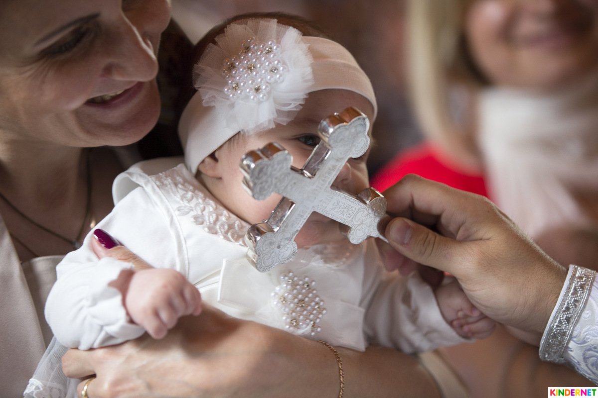 Крестик на ребенке грудничке