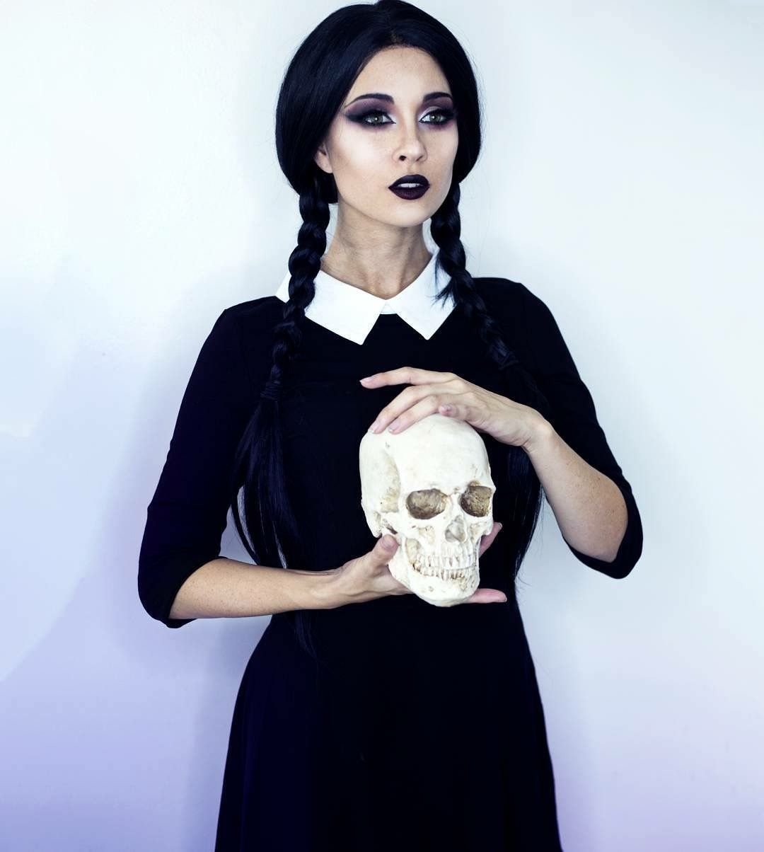 Уэнзди Аддамс макияж