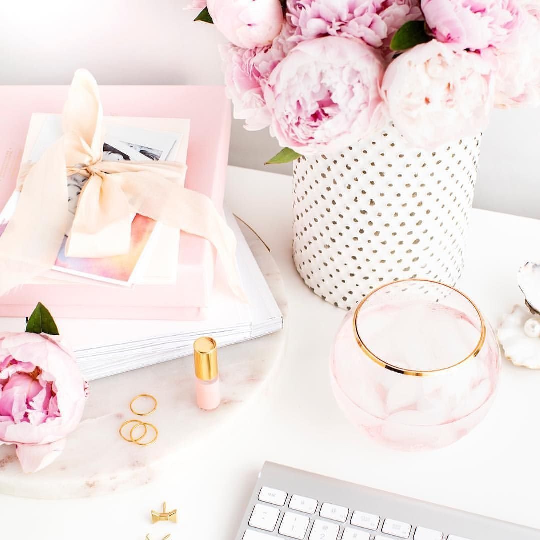 Подарок в пастельных тонах