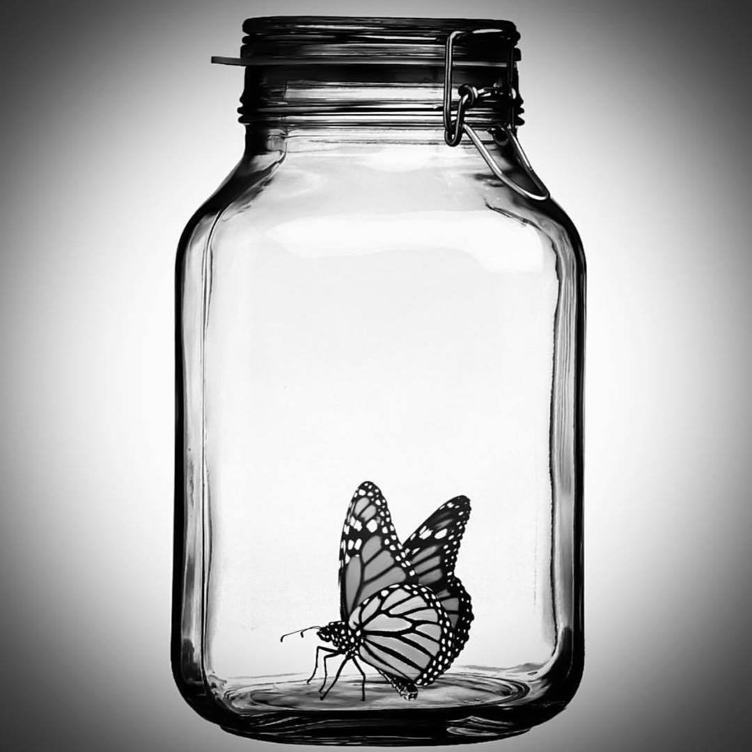 Стеклянная банка чб