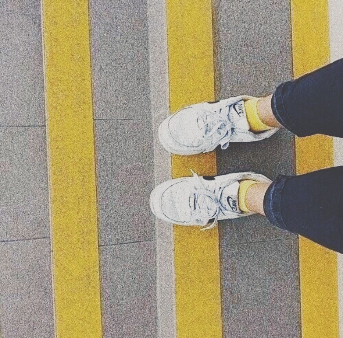 Эстетика серого и желтого