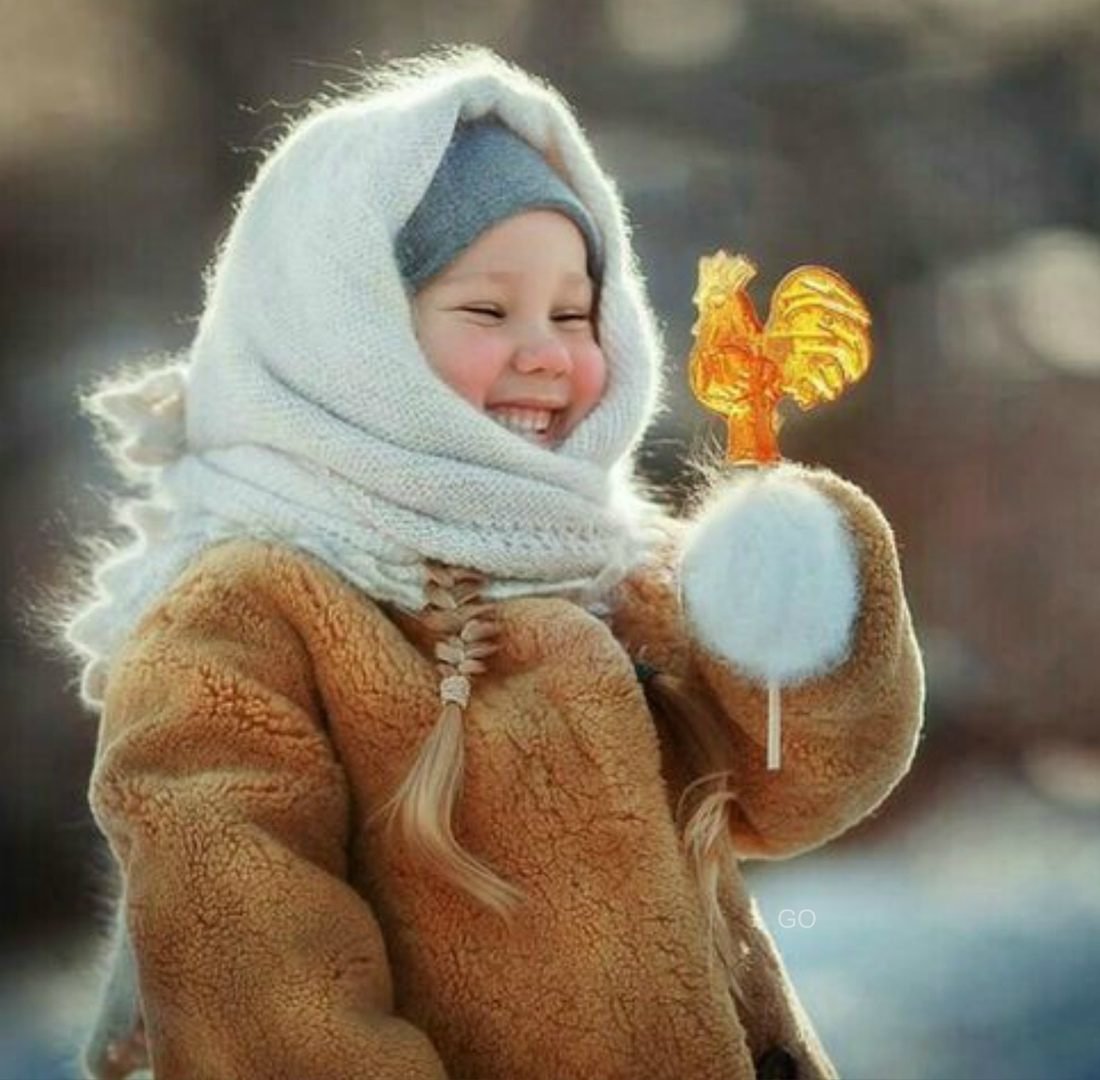 Счастливые дети зимой