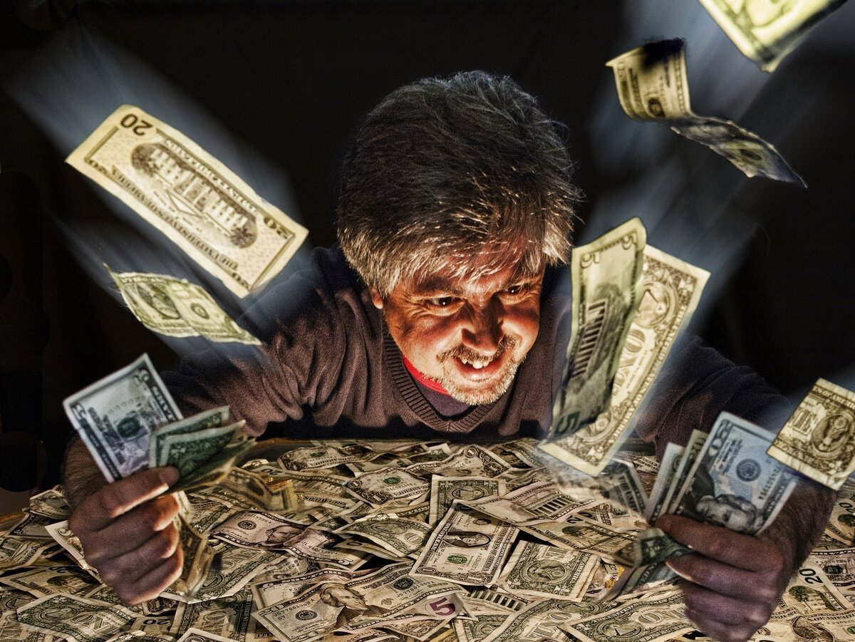 Энергетик Эстетика в руках