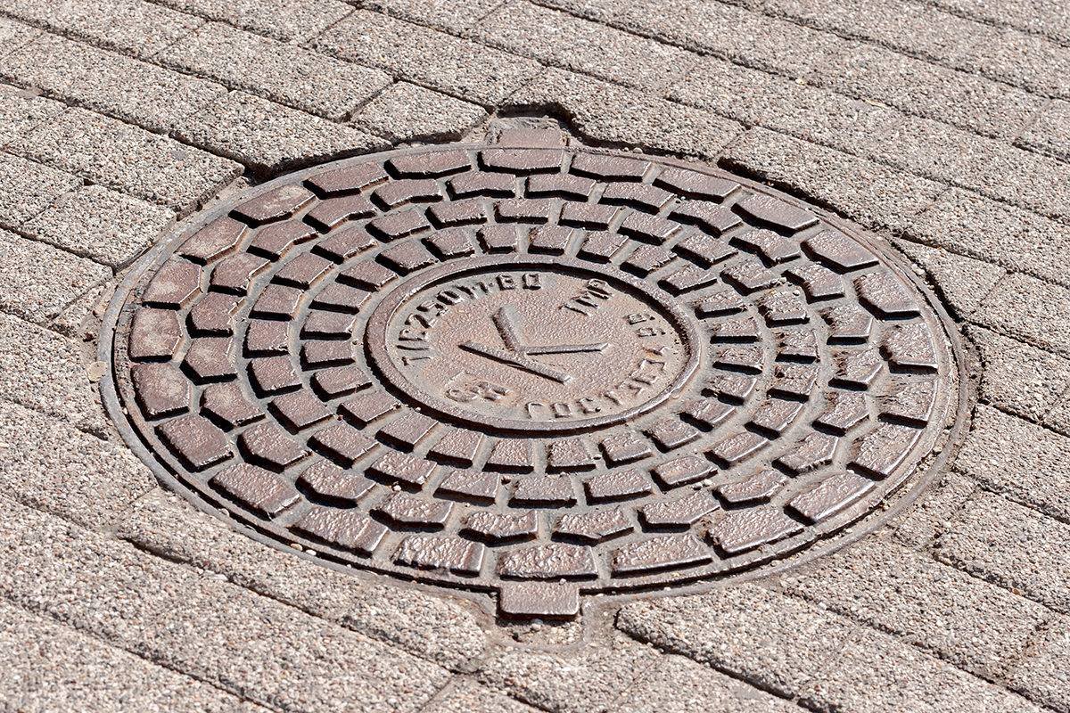 Канализационный люк текстура