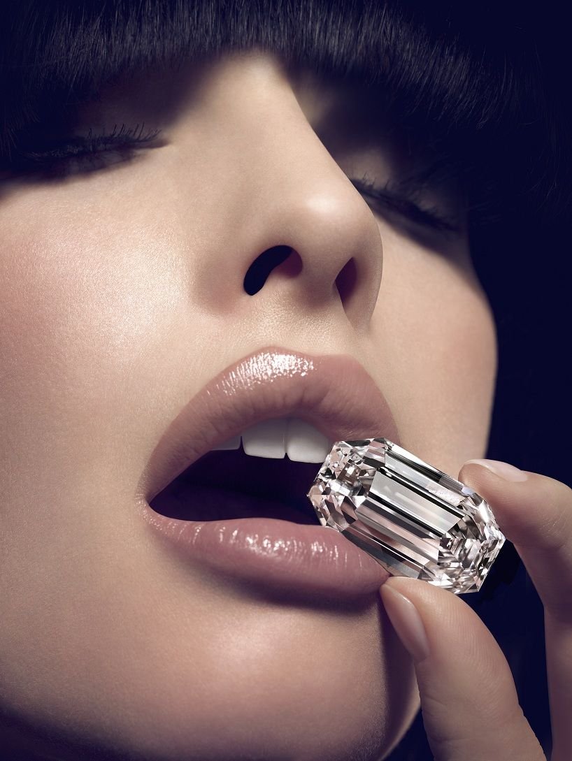 Девушка в бриллиантах