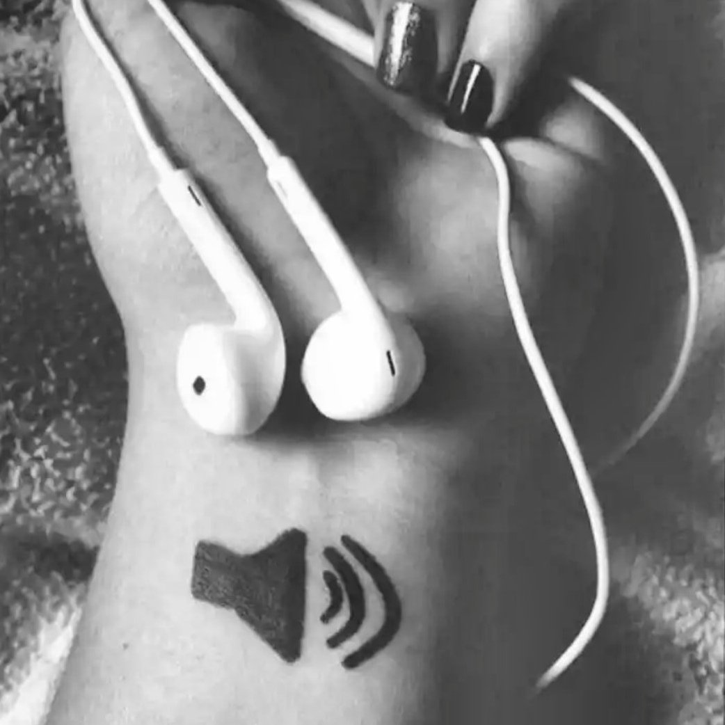 Кассета в руке