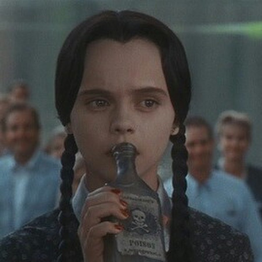 Семейка Аддамс Уэнсдей