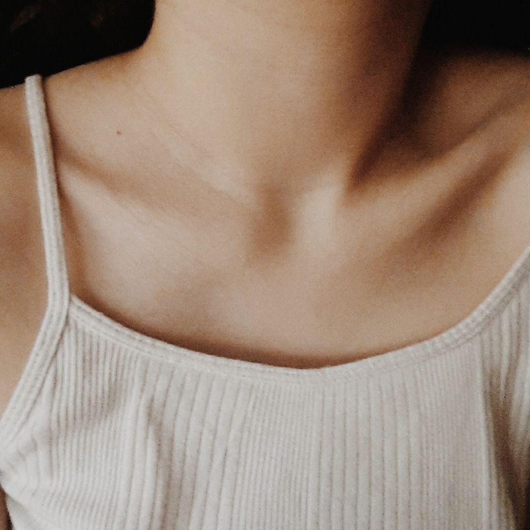 Женские ключицы