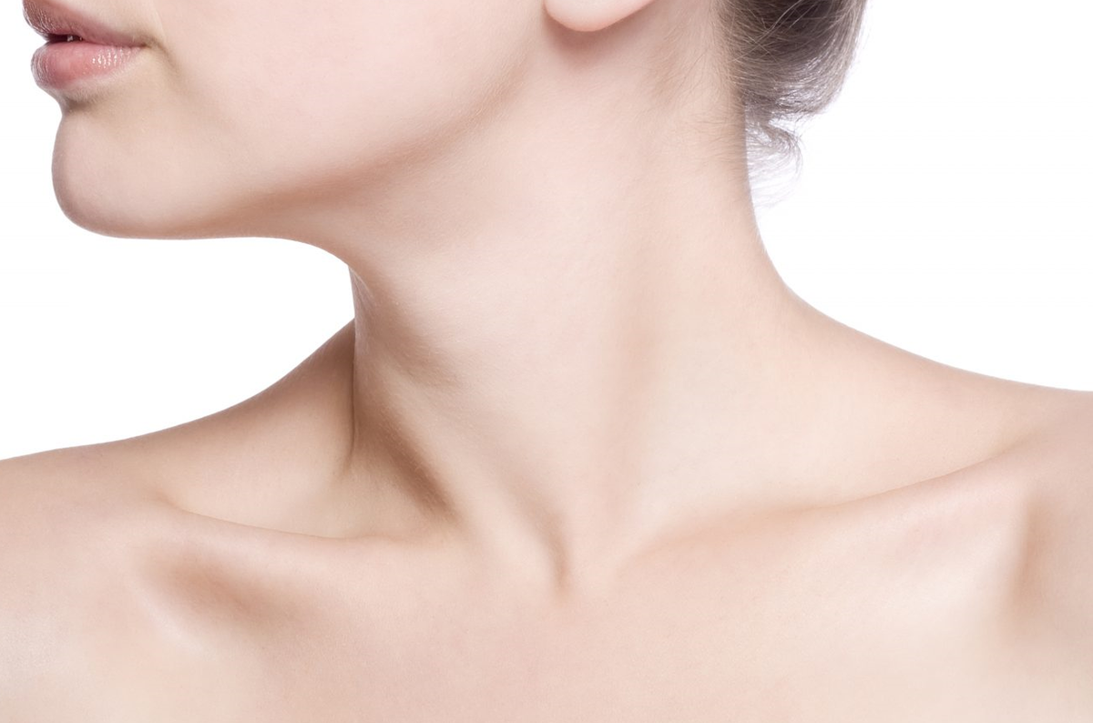 Женское плечо