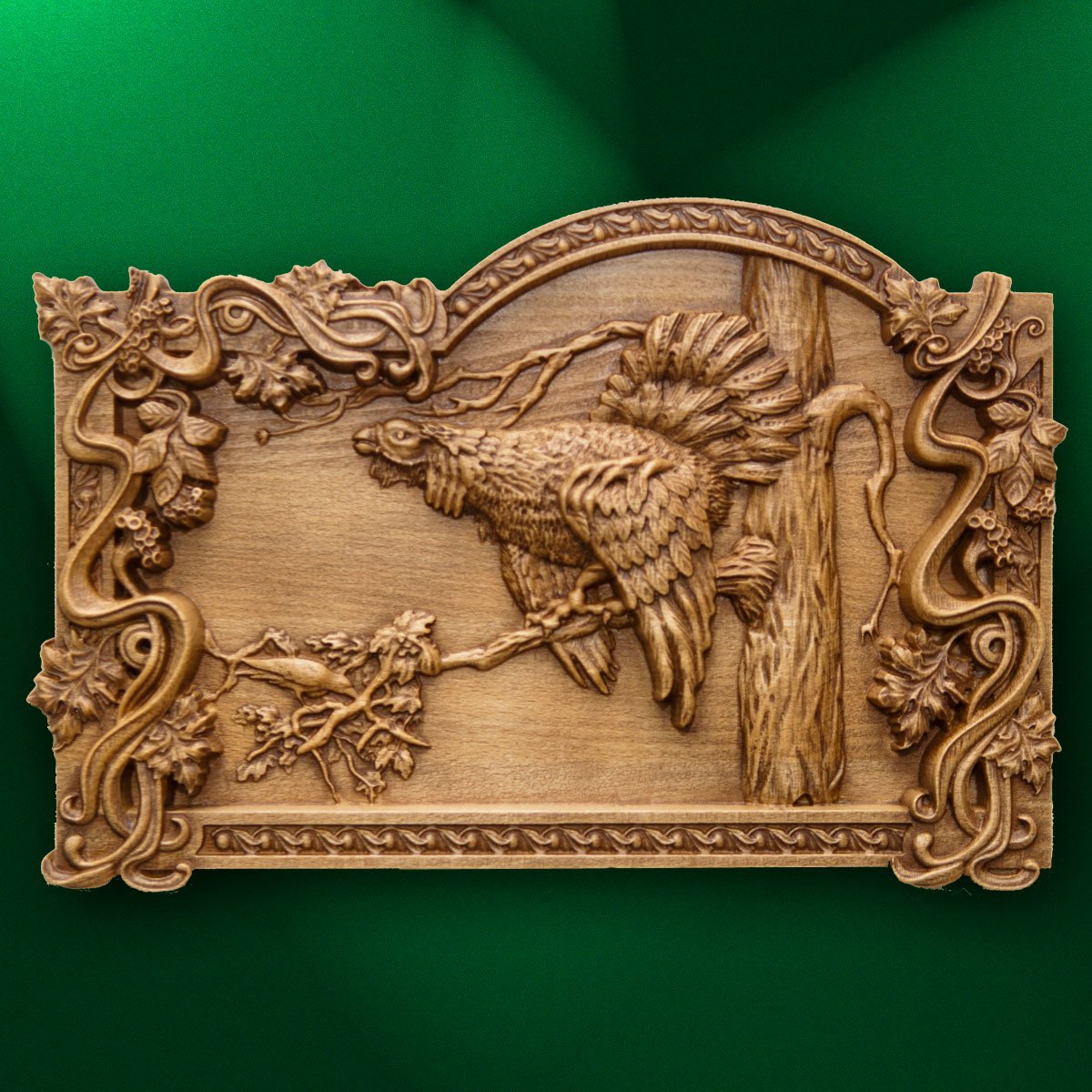 Деревянная прорезная резьба глухаря