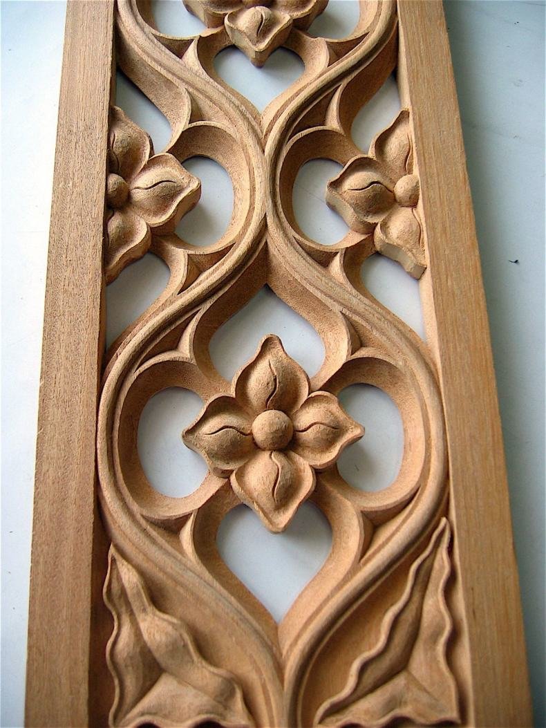 Прорезная Готическая резьба по дереву