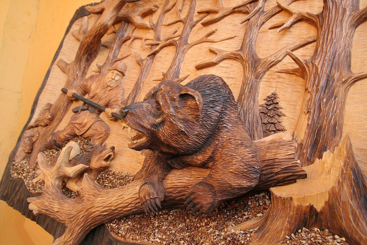 Художественная вырезка по дереву