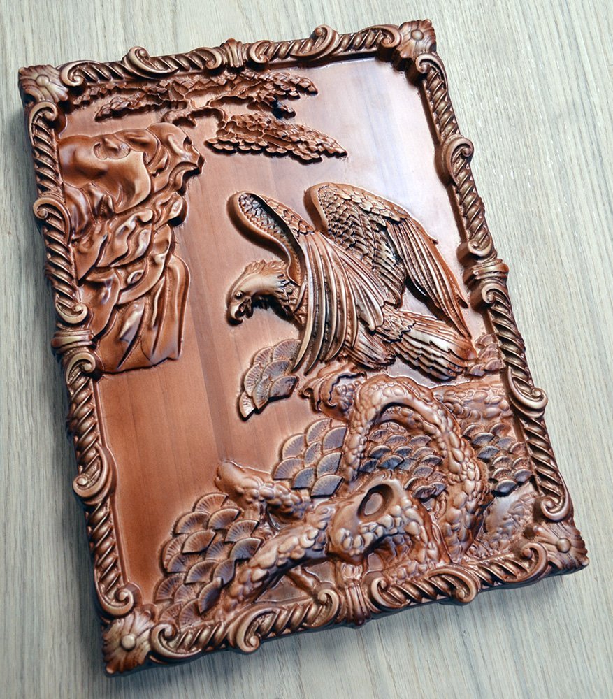 Полуобъемная резьба по дереву