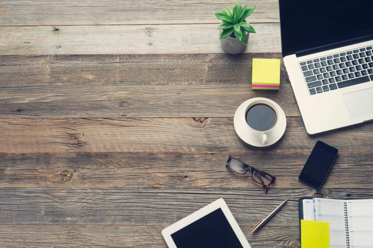 Письменный стол сверху