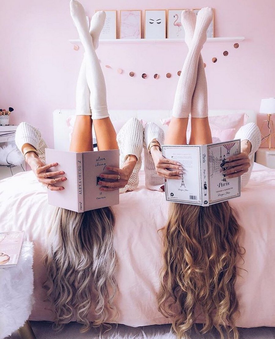 Фотосессия с подругой дома