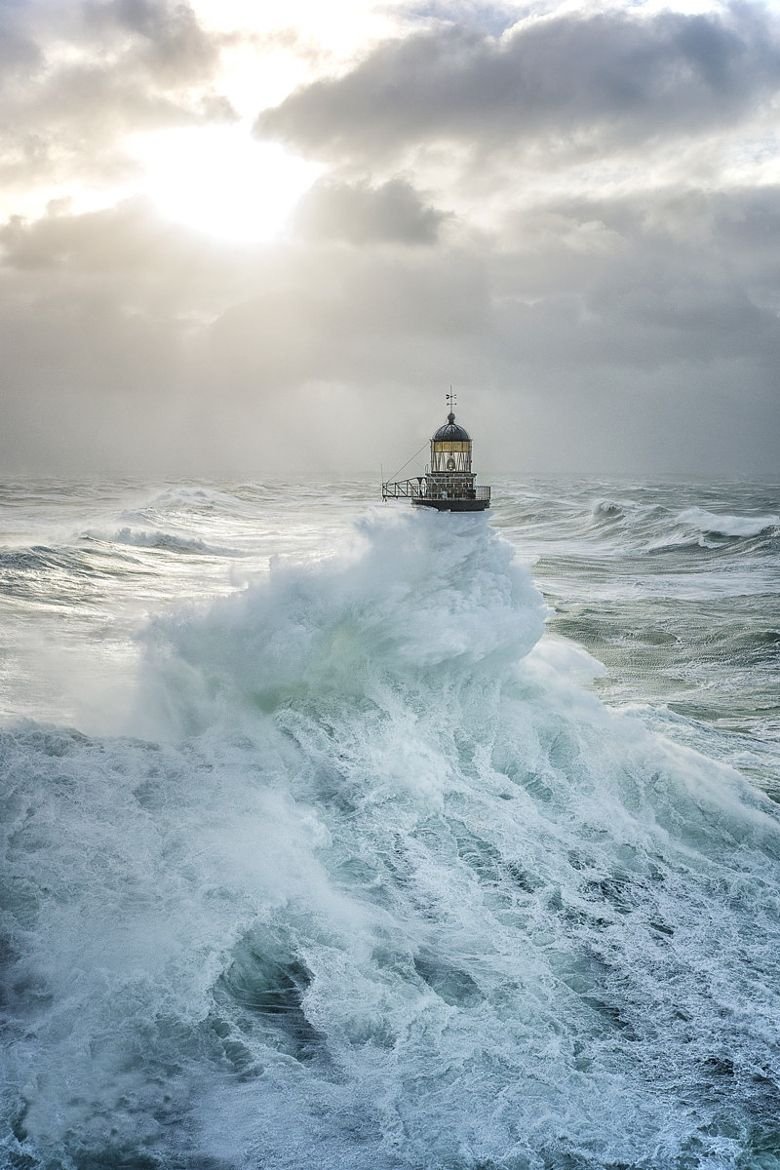 Шторм а море опасен