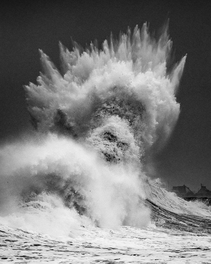 Море шторм Сочи