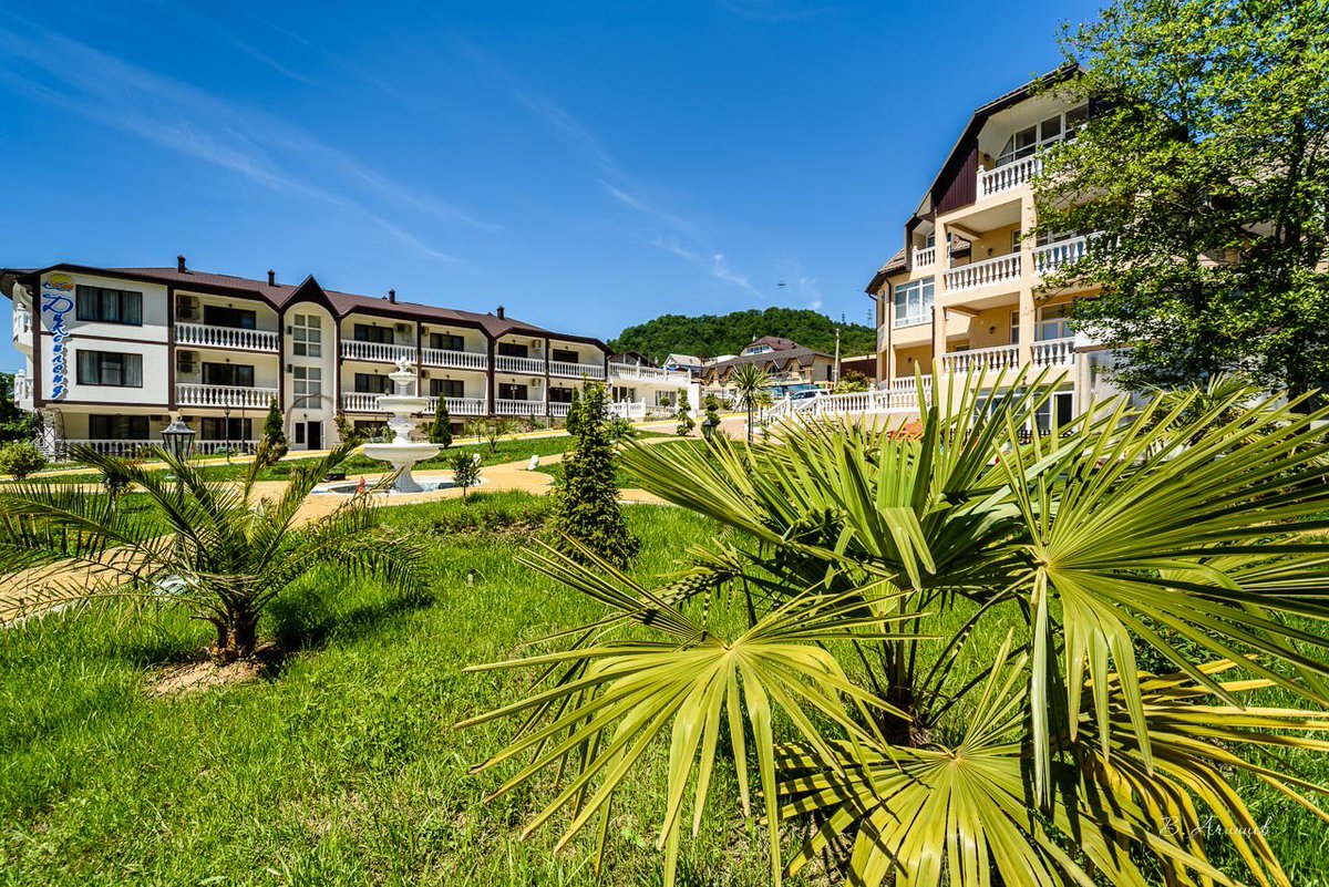 Набережная поселка Лоо