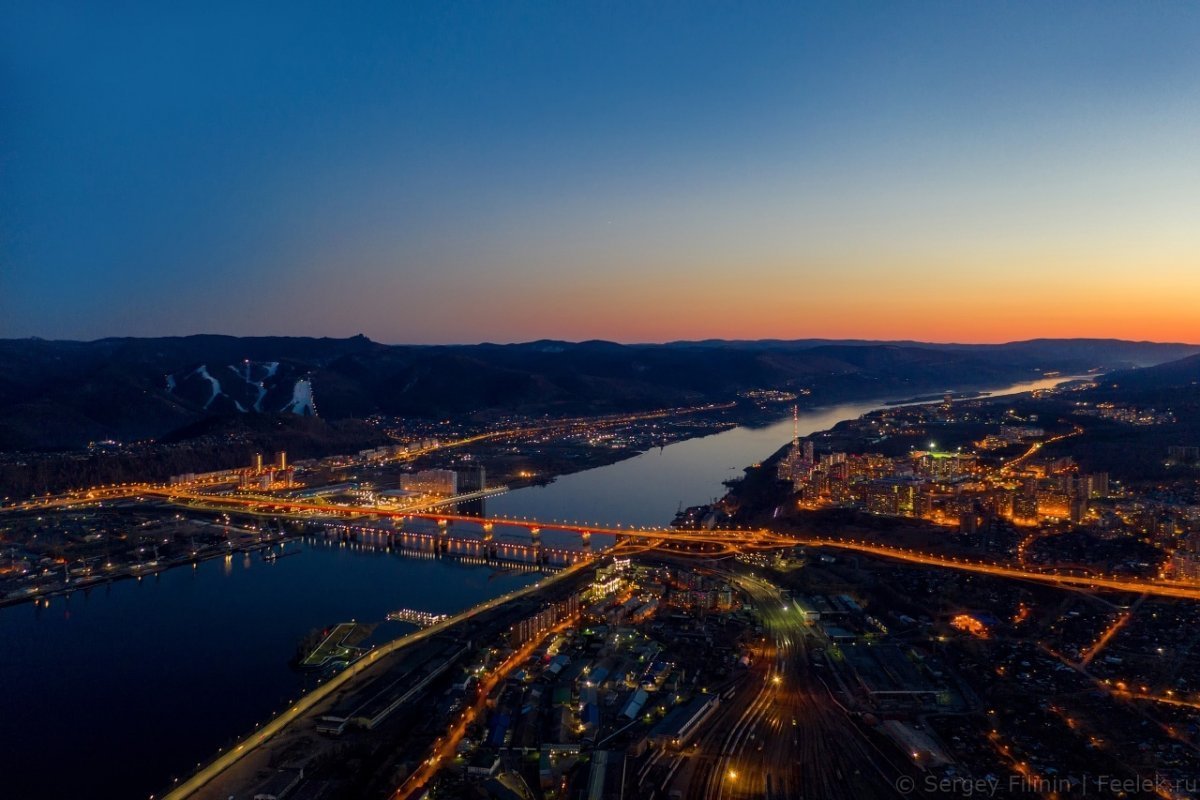 Ночной Красноярск с высоты птичьего полета