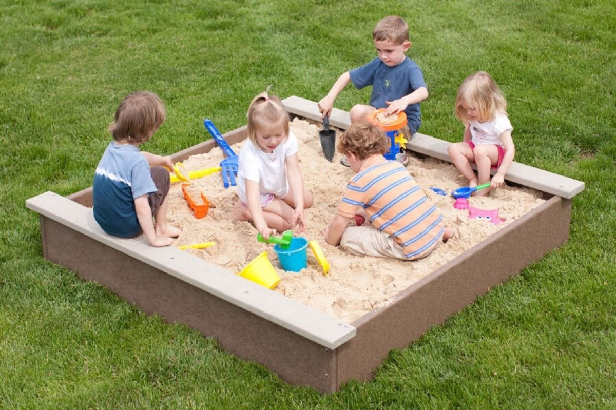 Песочница в игровой