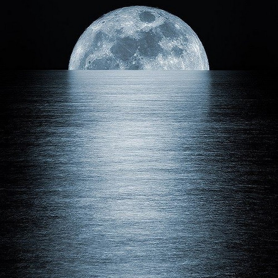 Лунный свет на воде