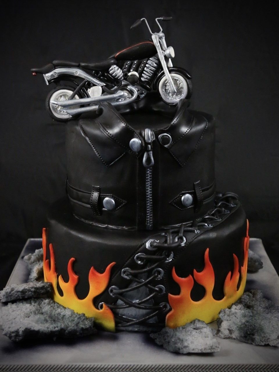 Торт с мотоциклом Харлей Дэвидсон