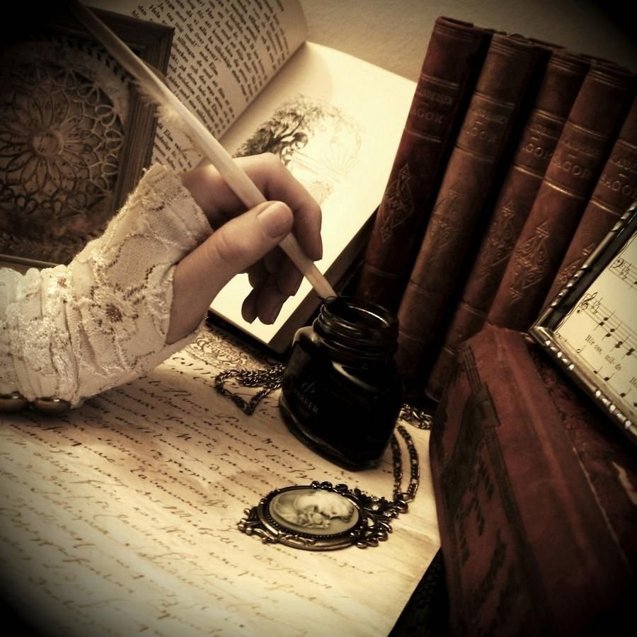 Перо с чернилами красивое