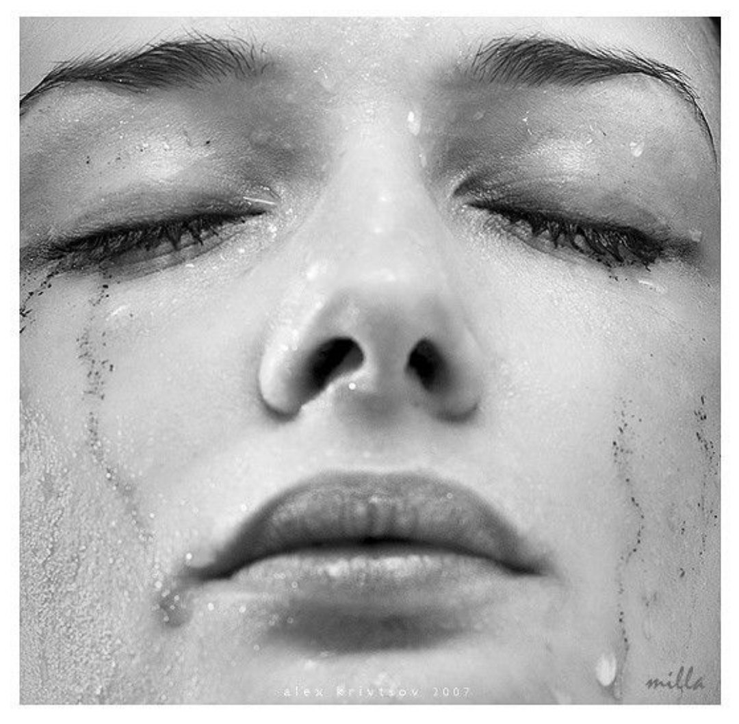 Слезы на лице