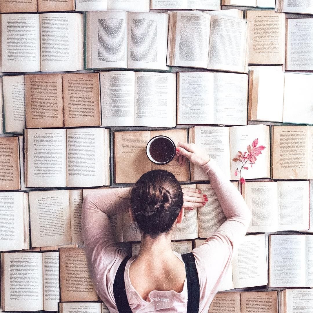 Необычные фотосессии с книгами