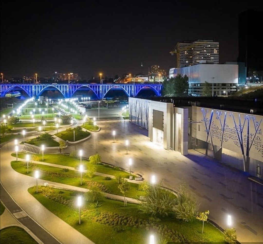 Набережная Волгоград ночью