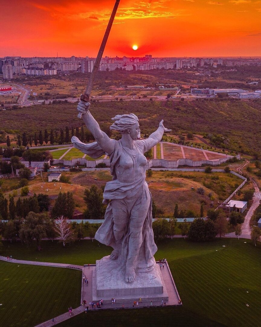 Вид на ночной Волгоград