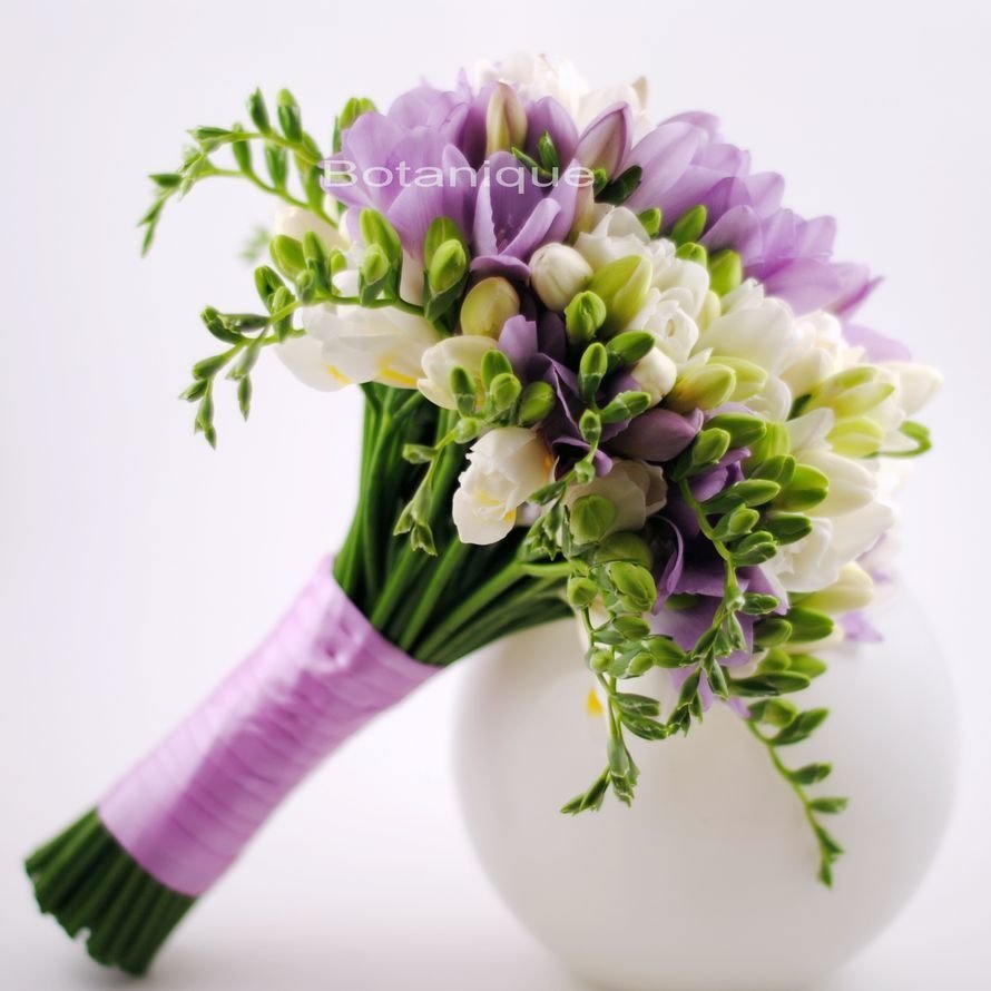 Букет невесты "фрезия"