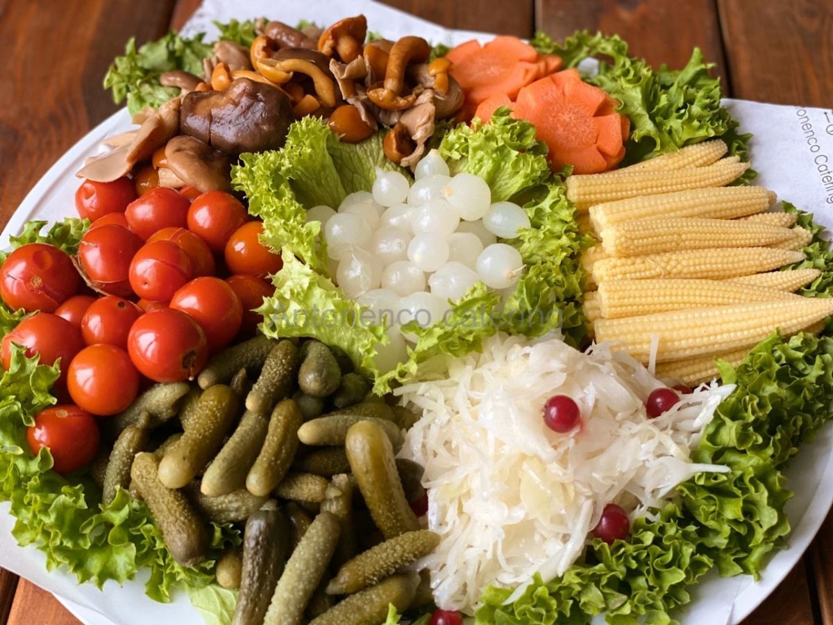 Разносолы на праздничном столе