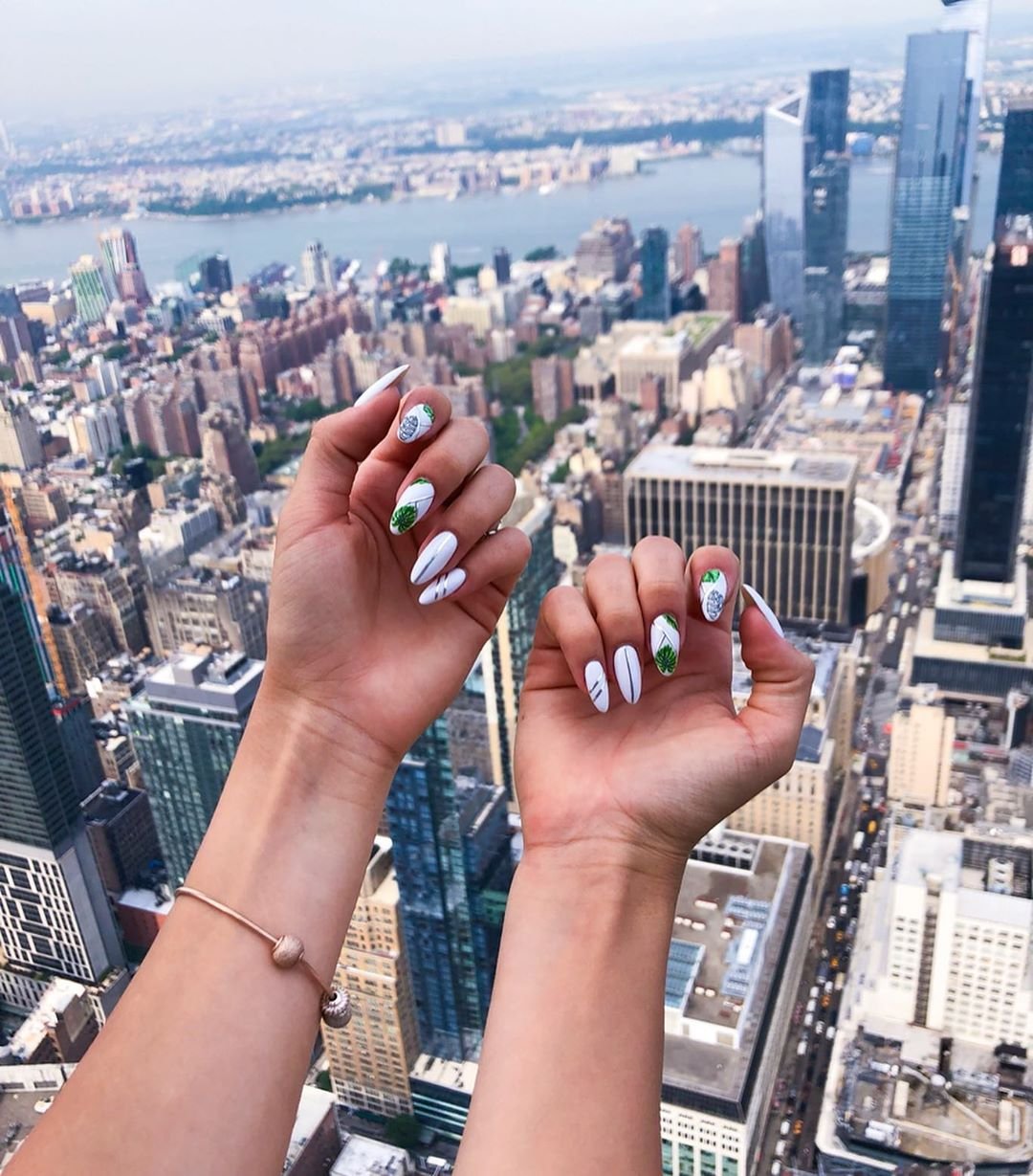 Ногти Кати Адушкиной 2019