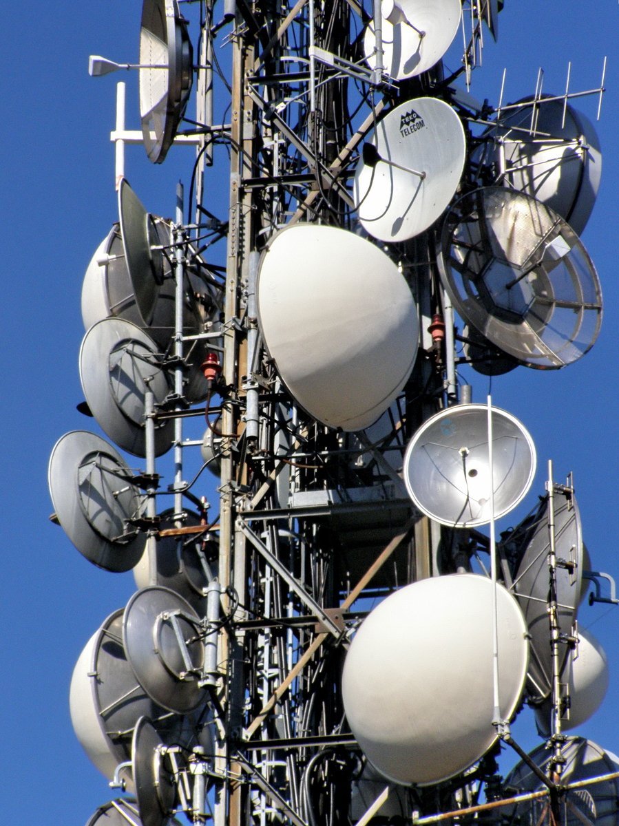 Радиосвязь спутниковая связь