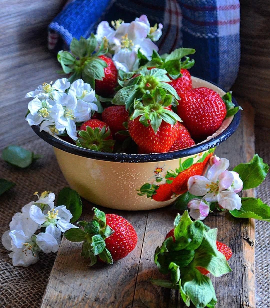 Букет из земляники